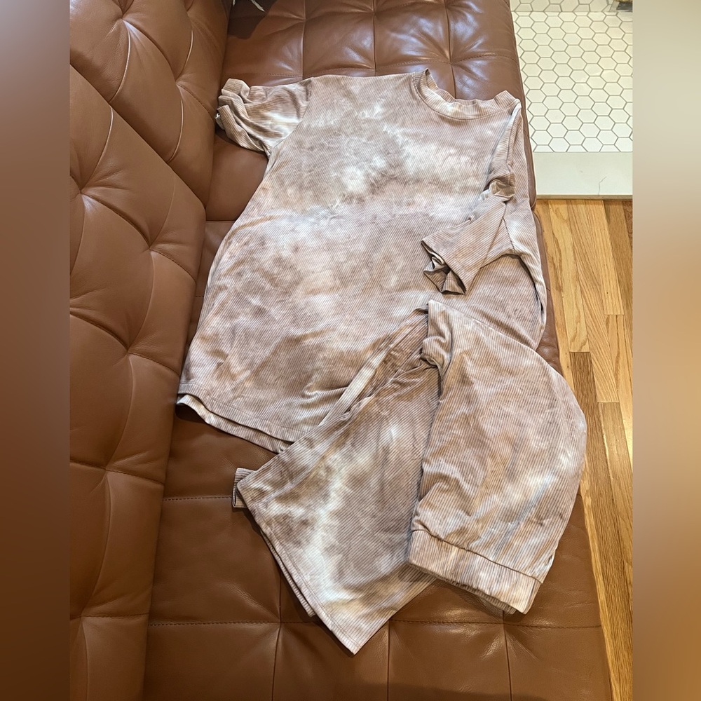 Dressed in LALA lex ribbed set